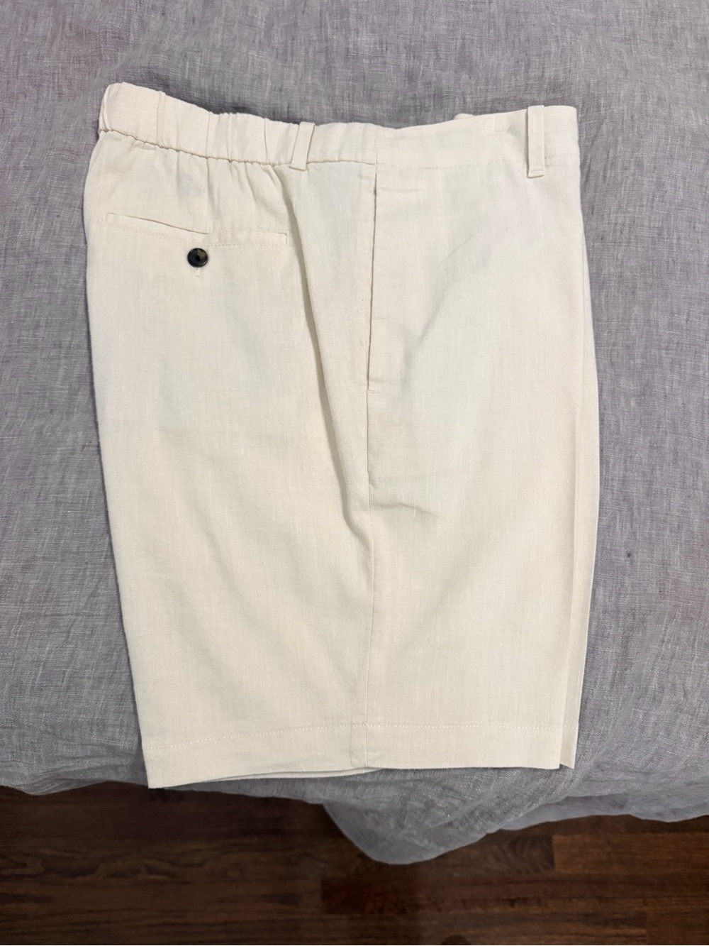 Banana Republic Men's Cream Tailored Flat-Front Shorts